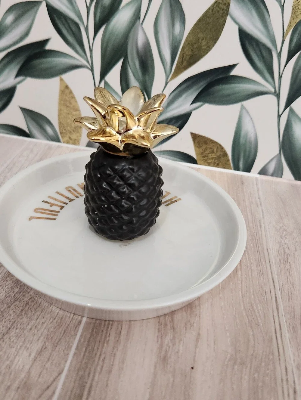 La Casa Bella Black & Gold Pineapple 